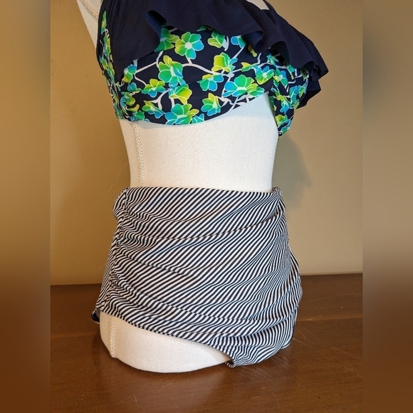 FULL COVERAGE floral ruffle top navy High Waisted BIKINI 2piece swim suit - Picture 3 of 16
